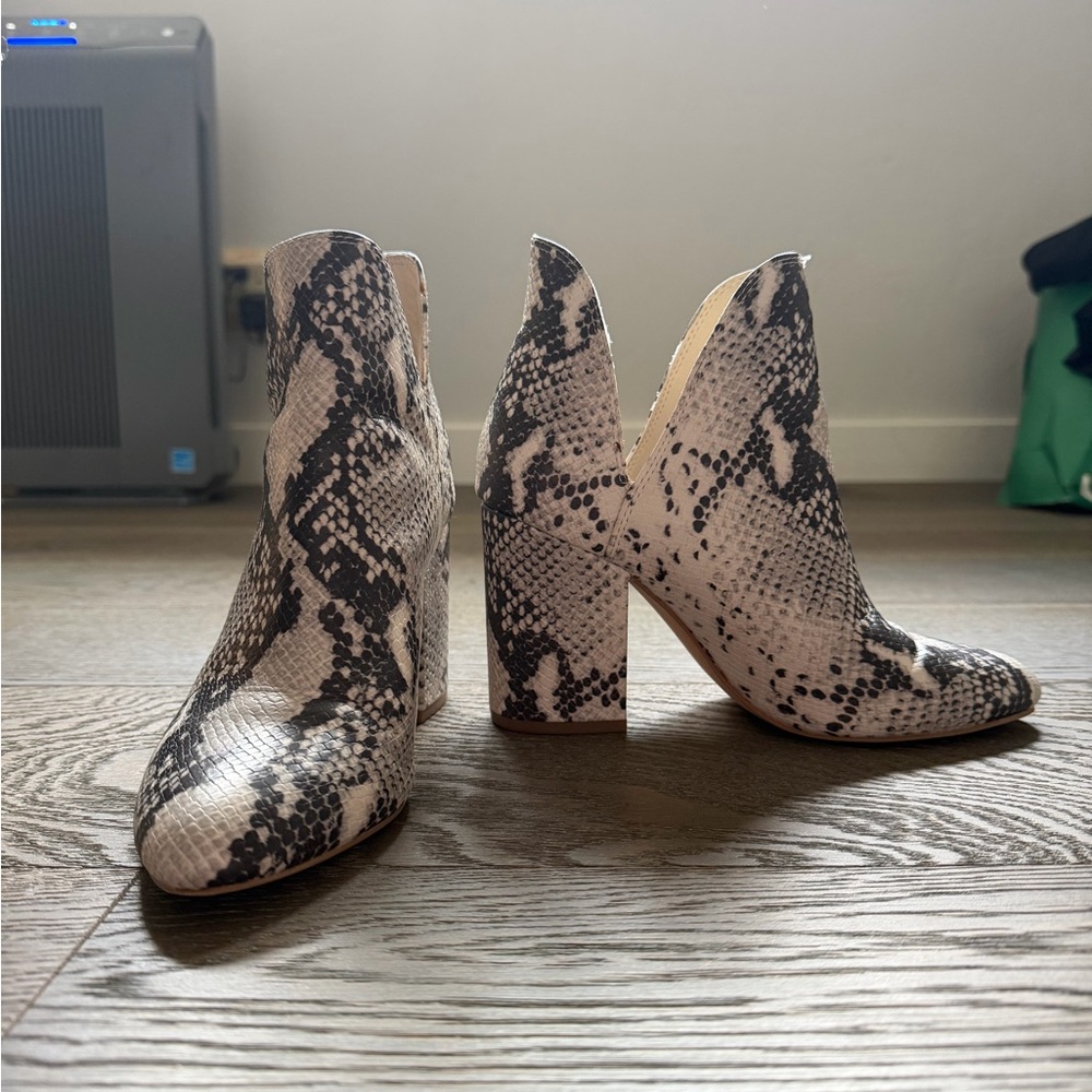 Pre ❤️ Steve Madden Snakeskin Patterned Women's Ankle Boots